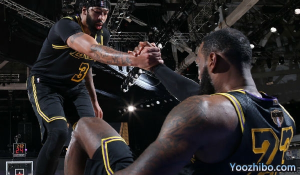 <a href=/lanqiuall/lakers/ target=_blank class=infotextkey>湖人</a>再胜<a href=/lanqiuall/heat/ target=_blank class=infotextkey>热火</a>大比分2-0领先